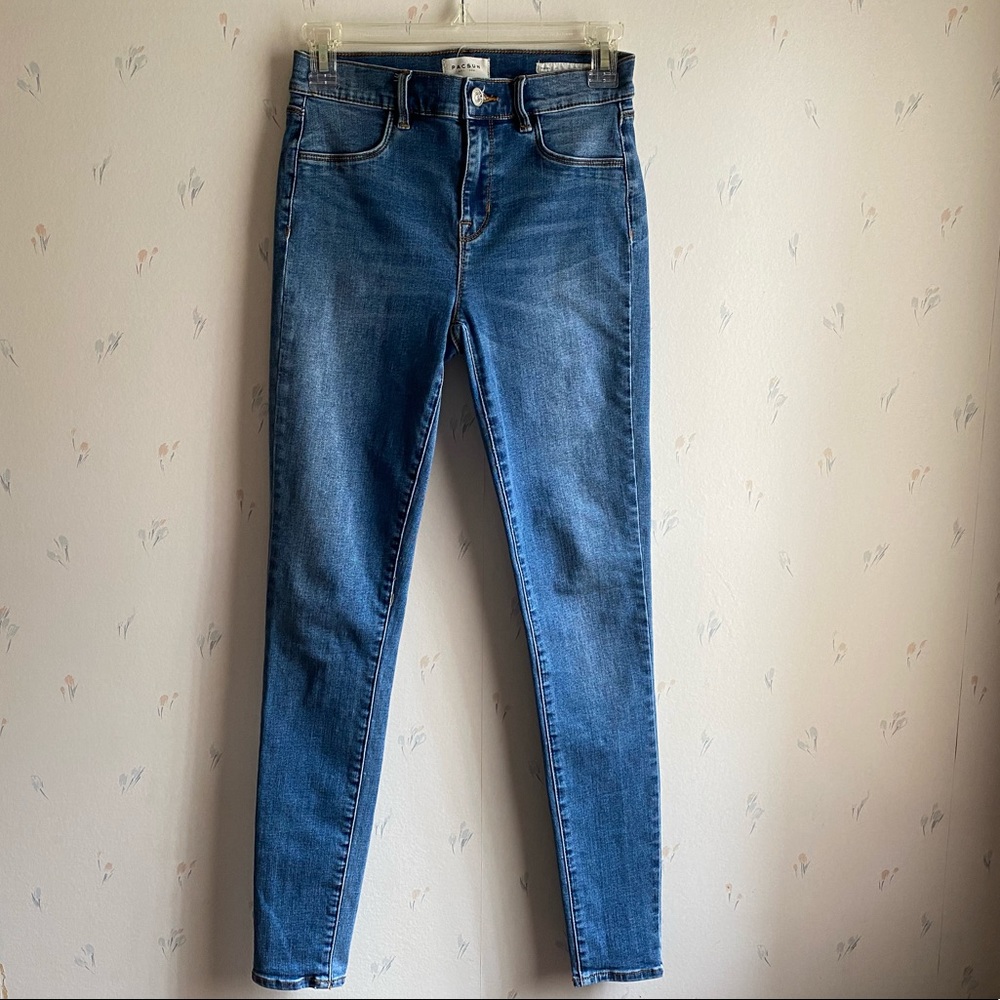 blue skinny jeans
